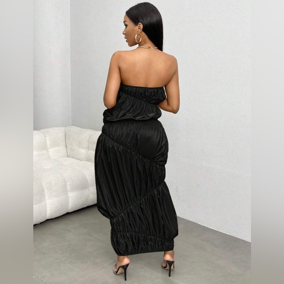 Black Solid Ruched Fitted Tube Dress - Picture 8 of 8